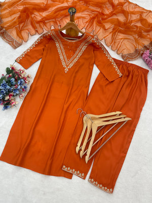 Presenting New Roman Fabric beautiful suit set