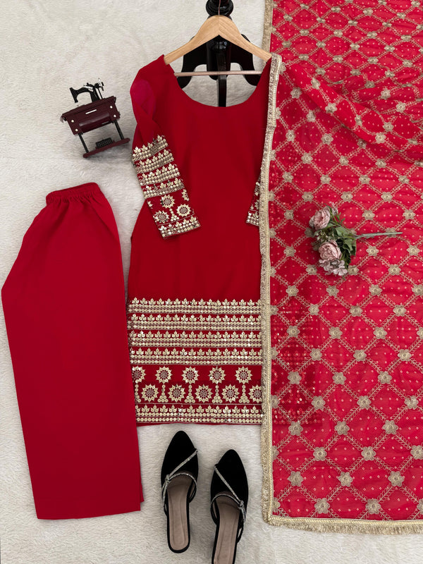 Laal Noor Festive Set