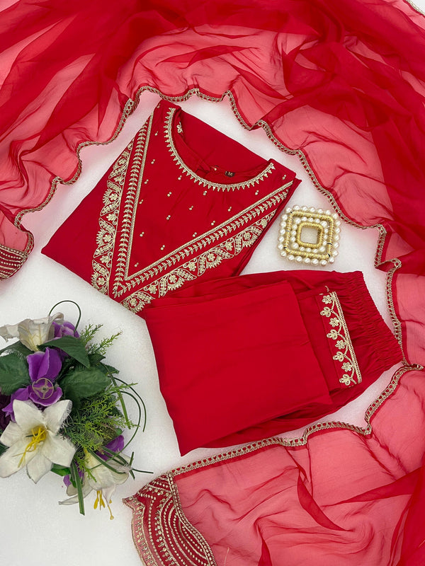 Presenting New Roman Fabric beautiful suit set