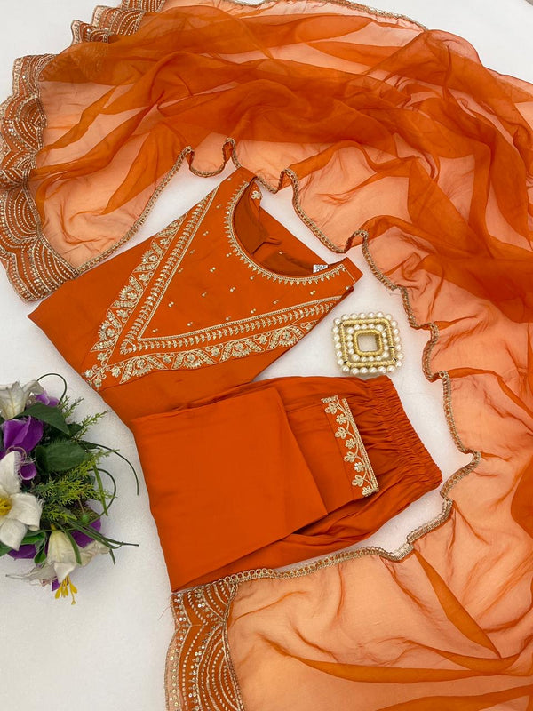 Presenting New Roman Fabric beautiful suit set