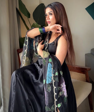 Noir Bloom Anarkali Set 🌸