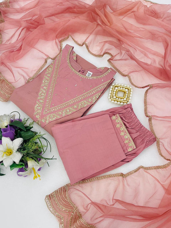 Presenting New Roman Fabric beautiful suit set