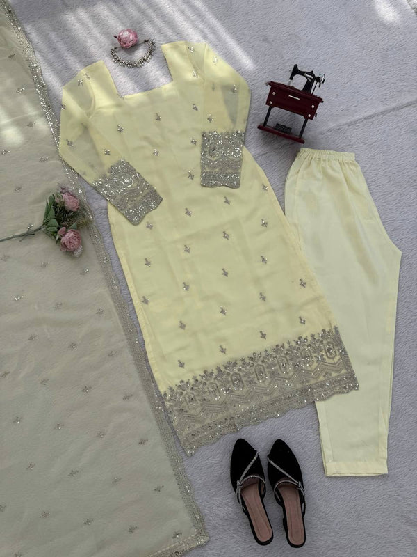 Zehra Embroidered Suit Set