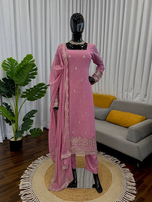 Zehra Embroidered Suit Set