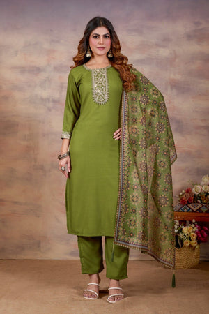 Women Ethnic Embroidered Thread Work Kurta with Trousers & Dupatta