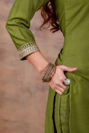 Women Ethnic Embroidered Thread Work Kurta with Trousers & Dupatta