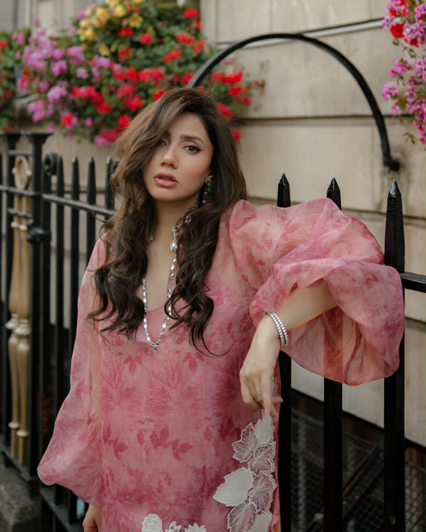 Pink Floral Embroidered Kurta Set for Women | Premium Festive Ethnic Wear