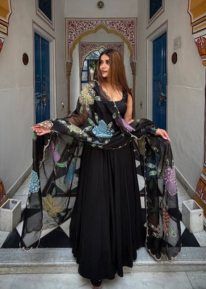 Noir Bloom Anarkali Set 🌸