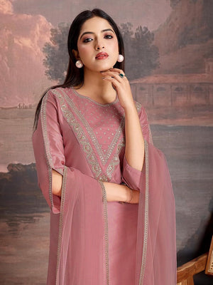 Presenting New Roman Fabric beautiful suit set