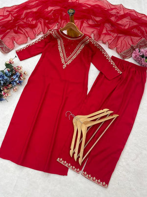 Presenting New Roman Fabric beautiful suit set