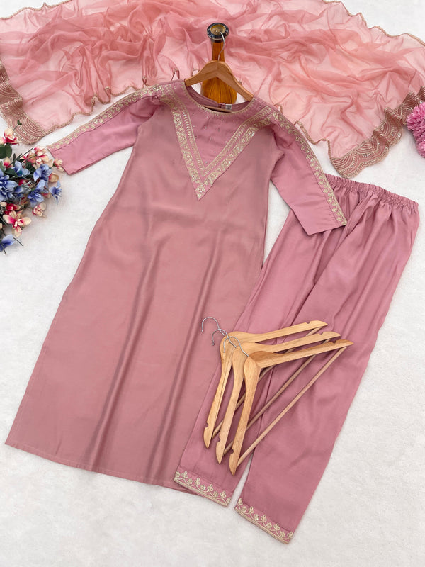 Presenting New Roman Fabric beautiful suit set